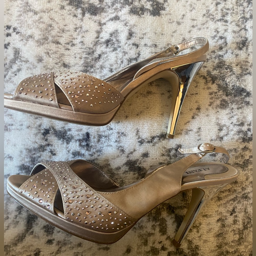 Size 11 Alfani formal heels